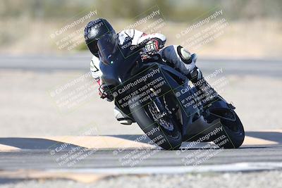 media/Dec-01-2025-Moto Forza (Mon) [[2daa91e15f]]/1-Advanced Group/Session 3 (Turn 3)/